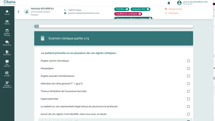 Le protocole ANGINE permet de faciliter l'accès aux soins en sécurisant la prise en charge par une infirmière ou un pharmacien. Ici évaluation de l'examen clinique